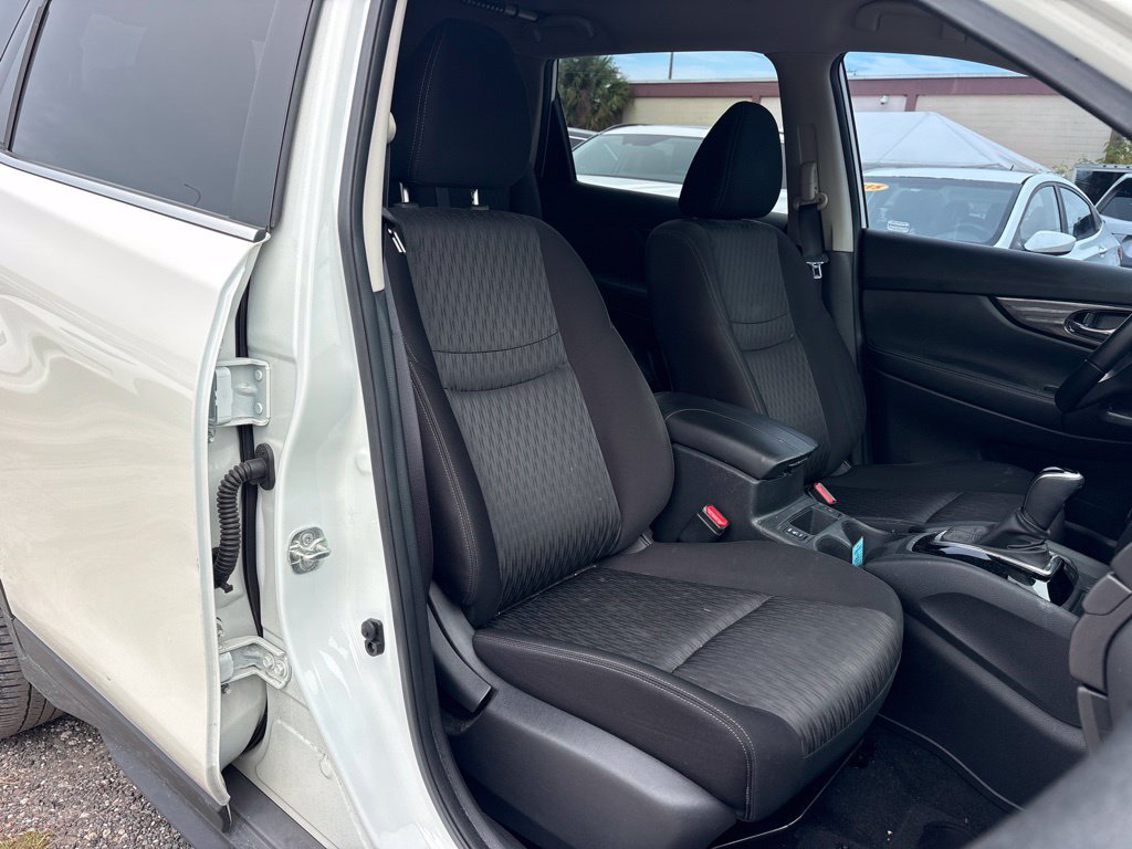 Used 2020 Nissan Rogue SV w/ Premium Package FWD image 20