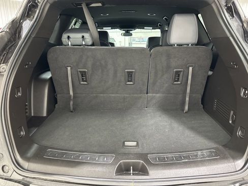 Used 2023 Buick Enclave Essence w/ Sport Touring Edition image 27