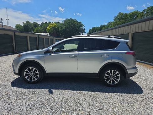 Used 2016 Toyota RAV4 Limited AWD/4WD image 3