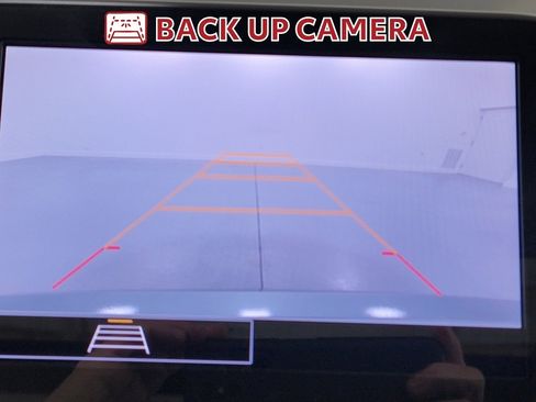 Used 2024 Chevrolet Malibu LT image 23