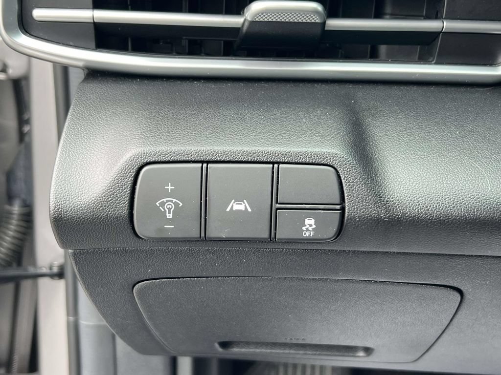 Used 2023 Hyundai Elantra SEL w/ Preferred Accessory Package FWD image 20