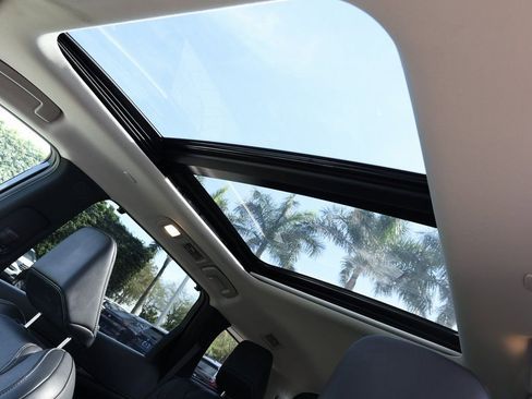 Certified 2025 INFINITI QX60 Luxe w/ Vision Package image 18