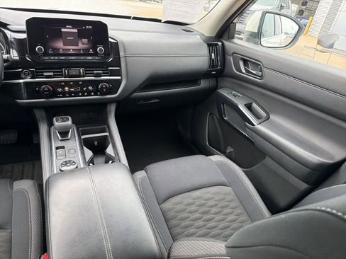Used 2023 Nissan Pathfinder SV AWD/4WD image 20