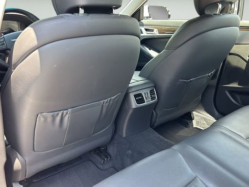 Used 2019 Genesis G80 3.8 RWD image 17