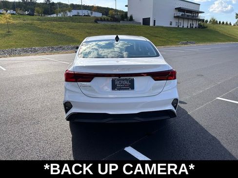 Used 2022 Kia Forte LXS image 7