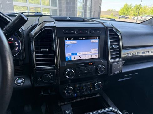 Used 2019 Ford F250 Lariat w/ Lariat Ultimate Package AWD/4WD image 26