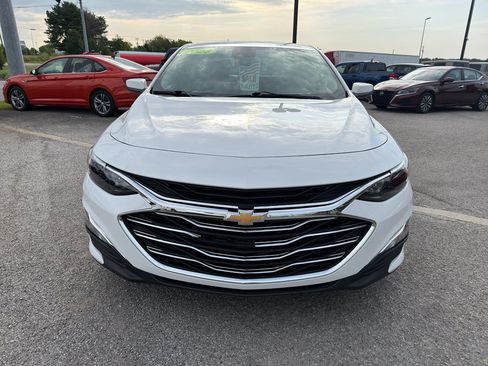 Used 2024 Chevrolet Malibu LS w/ Driver Confidence Package FWD image 2