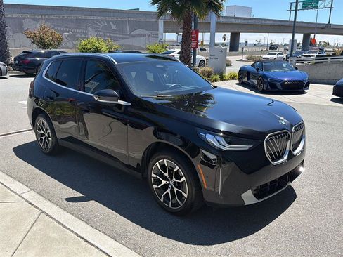 Used 2025 BMW X3 xDrive30i w/ Premium Package AWD/4WD image 4