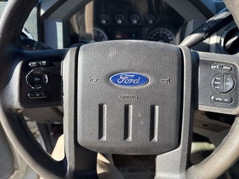 Used 2015 Ford F250 XLT w/ Camper Package image 12