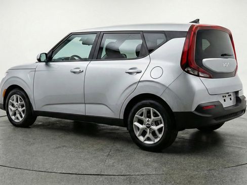 Used 2025 Kia Soul LX w/ LX Technology Package image 6