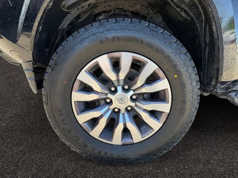 Used 2022 Toyota Tacoma Limited AWD/4WD image 14