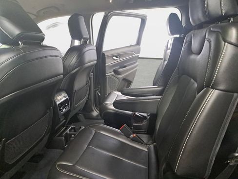 Certified 2023 Jeep Grand Cherokee L Limited image 16