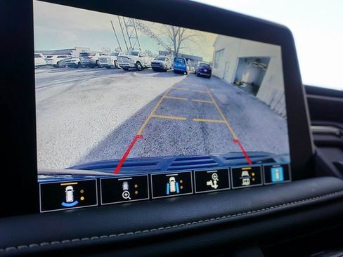 Used 2021 Chevrolet Tahoe Premier w/ Premium Package image 36