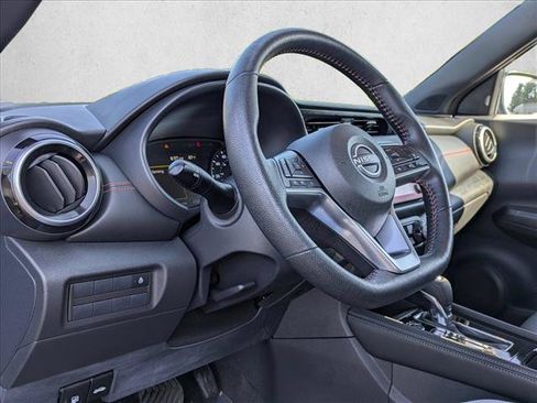 Used 2023 Nissan Kicks SR w/ SR Premium Package FWD image 11