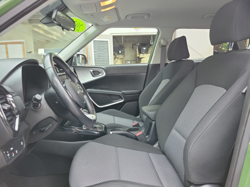 Used 2022 Kia Soul X-Line FWD image 2