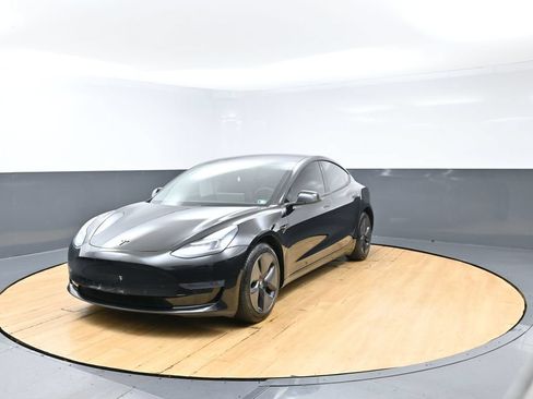 Used 2018 Tesla Model 3 Mid Range RWD image 47