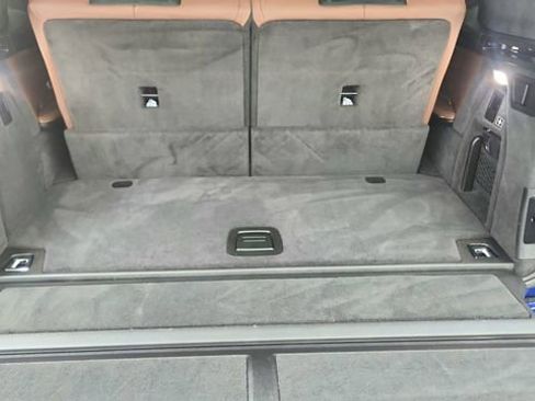 Used 2025 BMW X7 M60i image 15