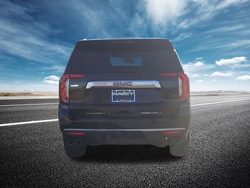 Used 2022 GMC Yukon XL Denali image 21