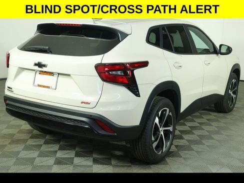 New 2026 Chevrolet Trax RS FWD image 9