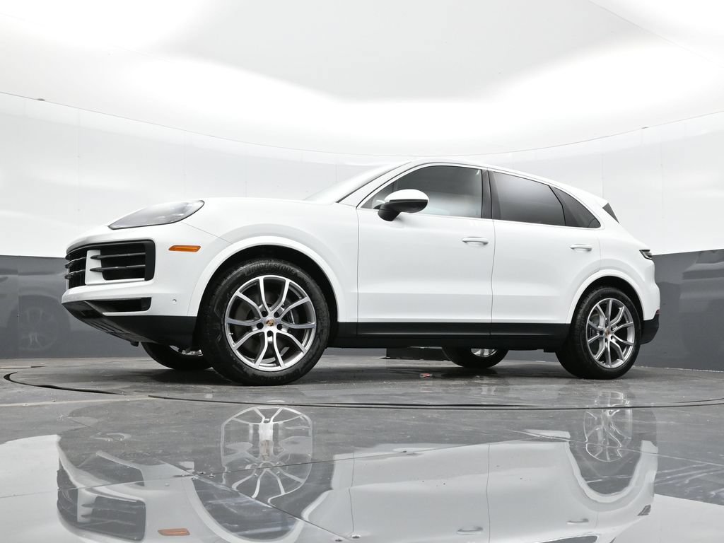 Certified 2026 Porsche Cayenne AWD/4WD image 34