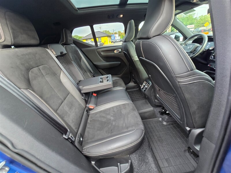 Used 2020 Volvo XC40 T5 R-Design w/ Protection Package Premier AWD/4WD image 15