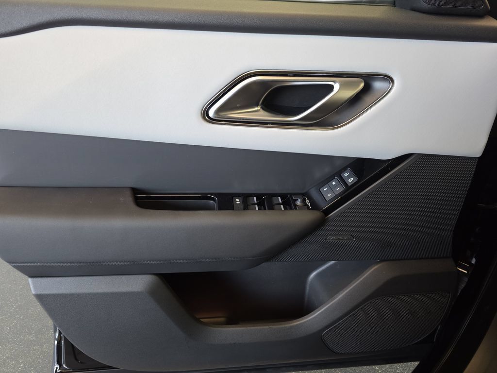 New 2026 Land Rover Range Rover Velar S AWD/4WD image 19