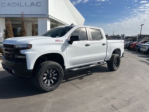 Used 2020 Chevrolet Silverado 1500 LT Trail Boss image 2