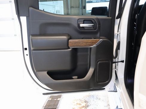 Used 2019 Chevrolet Silverado 1500 High Country w/ High Country Premium Package image 27