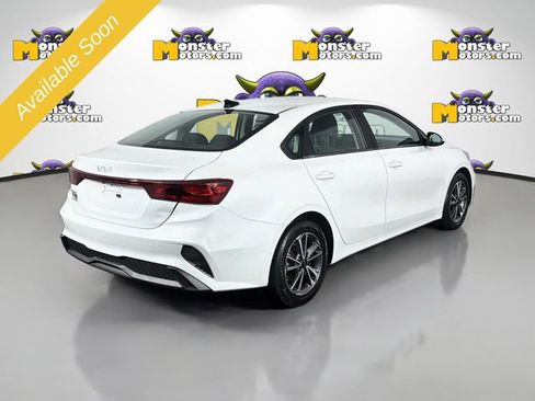 Used 2022 Kia Forte LXS FWD image 5