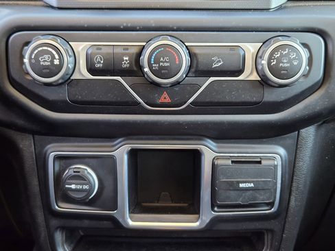 Used 2020 Jeep Wrangler Unlimited Sport image 21