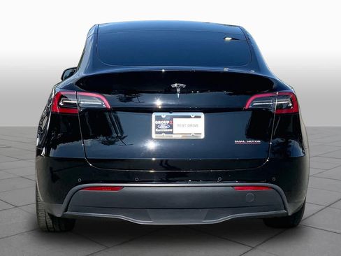 Used 2021 Tesla Model Y Performance AWD/4WD image 4
