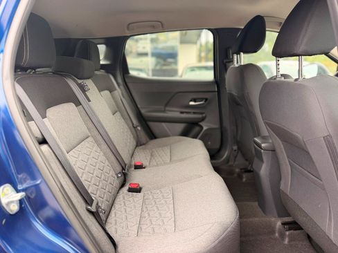 Used 2026 Nissan Kicks SV FWD image 17