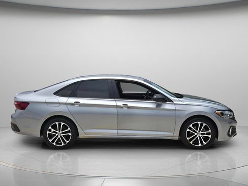 Certified 2022 Volkswagen Jetta Sport FWD image 7