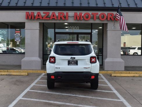 Used 2017 Jeep Renegade Trailhawk AWD/4WD image 10