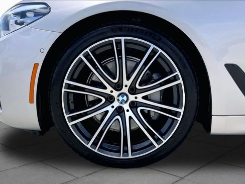 Used 2019 BMW 540i w/ M Sport Package RWD image 10