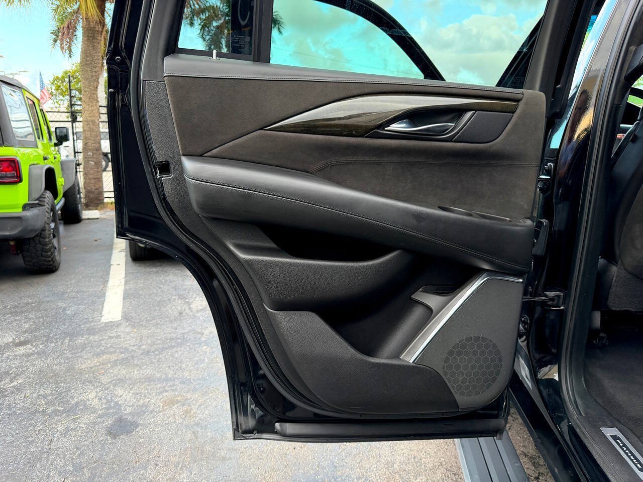 Used 2016 Cadillac Escalade Platinum AWD/4WD image 35