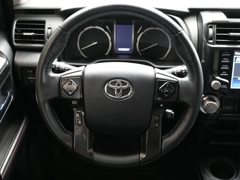 Used 2024 Toyota 4Runner TRD Off-Road Premium AWD/4WD image 15