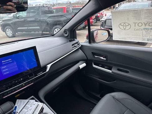 New 2026 Toyota Sienna Platinum AWD/4WD image 28