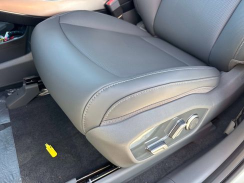 New 2026 Kia EV9 Light image 17