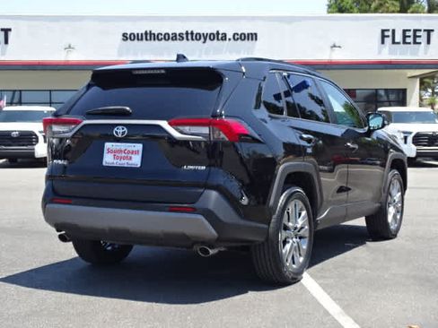 Used 2019 Toyota RAV4 Limited w/ Carpet Mat Package FWD image 13