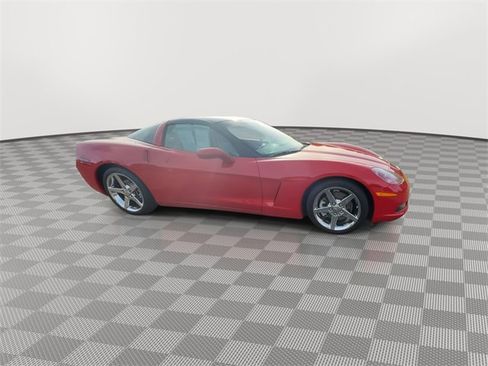Used 2005 Chevrolet Corvette Base 2D Coupe w/ Preferred Equipment Group image 2