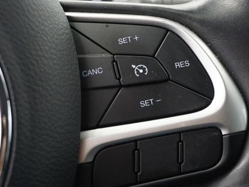 Certified 2018 Jeep Compass Limited image 42