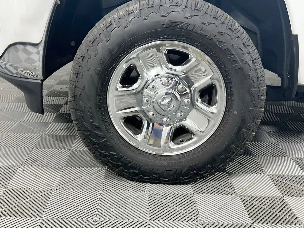 Used 2023 RAM 3500 Tradesman w/ Chrome Appearance Group AWD/4WD image 29