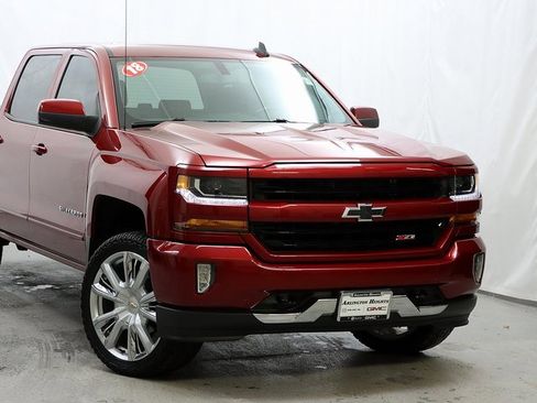 Used 2018 Chevrolet Silverado 1500 LT w/ All Star Edition image 2