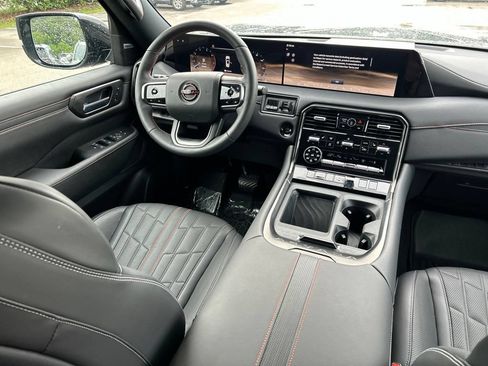Certified 2025 Nissan Armada PRO-4X AWD/4WD image 11