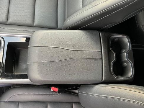 Used 2025 Chevrolet Traverse LT w/ Enhanced Driving Package FWD image 21