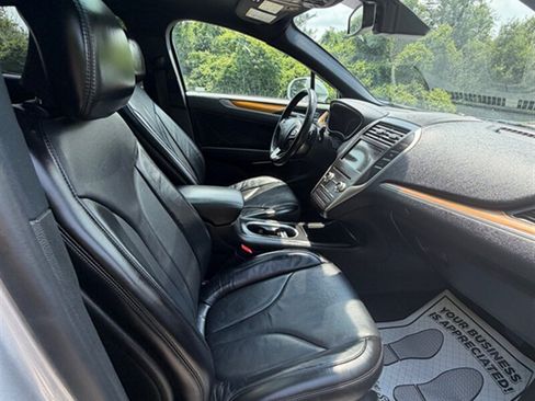 Used 2019 Lincoln MKC Reserve w/ MKC Climate Package FWD image 20