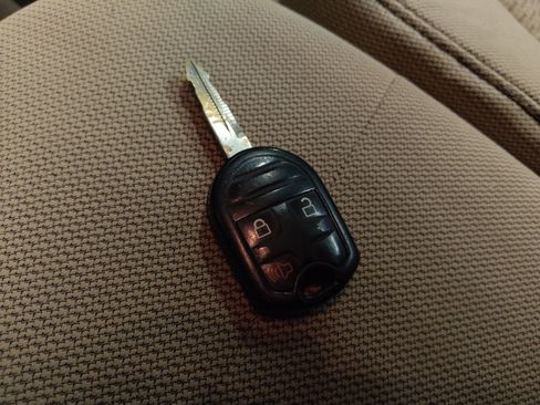 Used 2012 Ford F150 XLT w/ XLT Chrome Pkg image 32