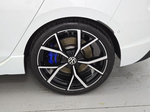 Certified 2024 Volkswagen Golf R AWD/4WD image 35