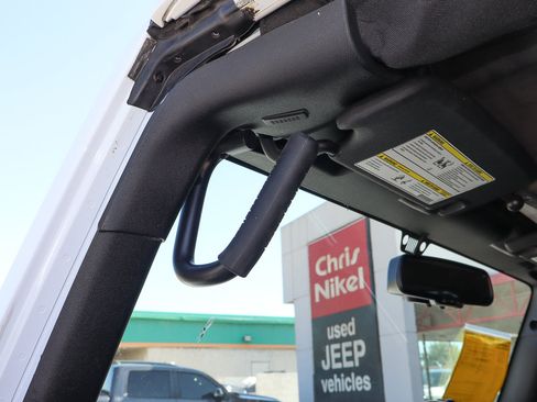 Used 2017 Jeep Wrangler Unlimited Sahara w/ Connectivity Group image 23